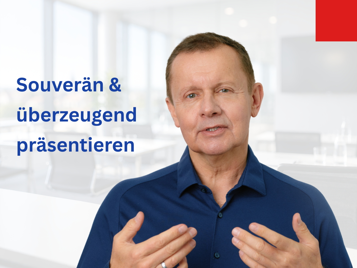 Kommunikationstrainer Uwe Freund im Präsentationstraining: Teilnehmende üben, komplexe Inhalte klar zu präsentieren