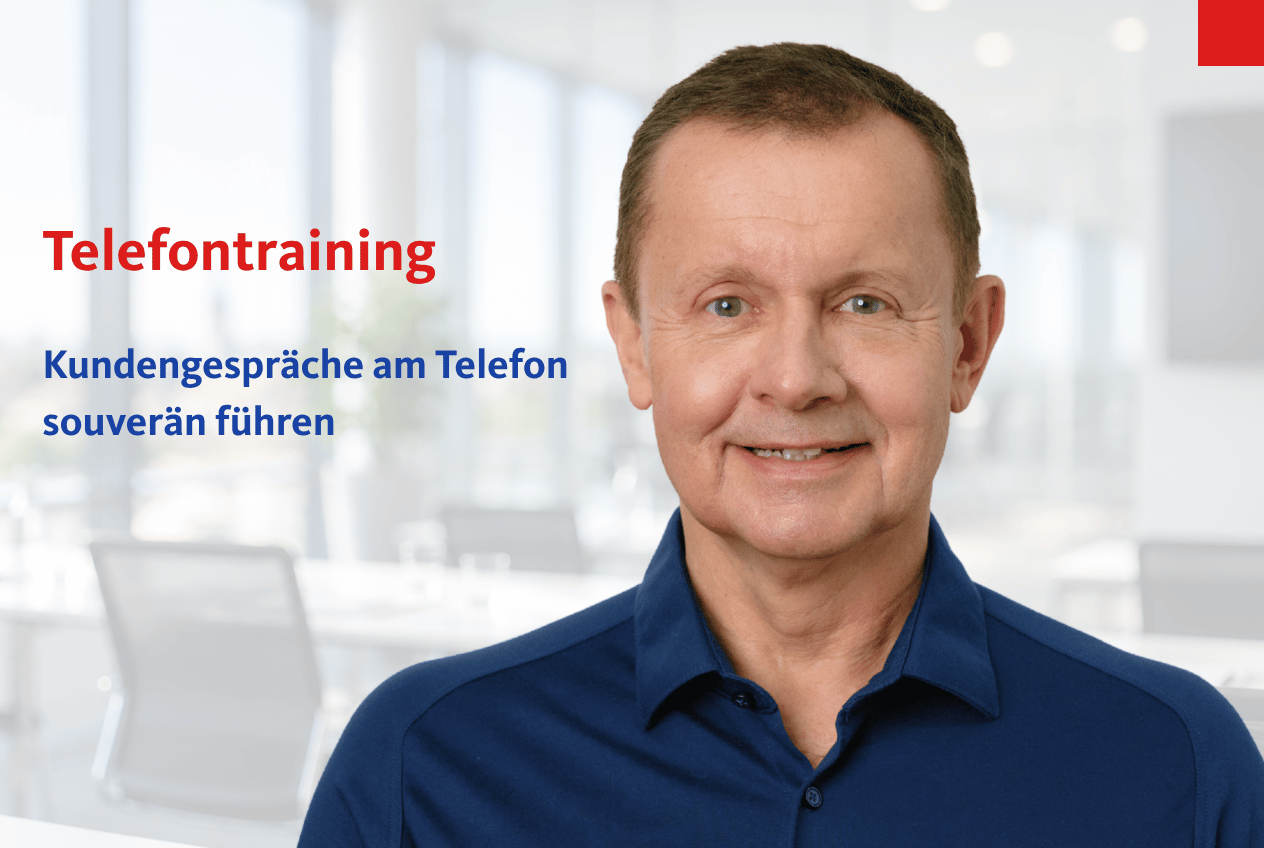 Kommunikationstrainer Uwe Freund im Telefontraining: Teilnehmende üben Kundengespräche am Telefon mit direkter Rückmeldung